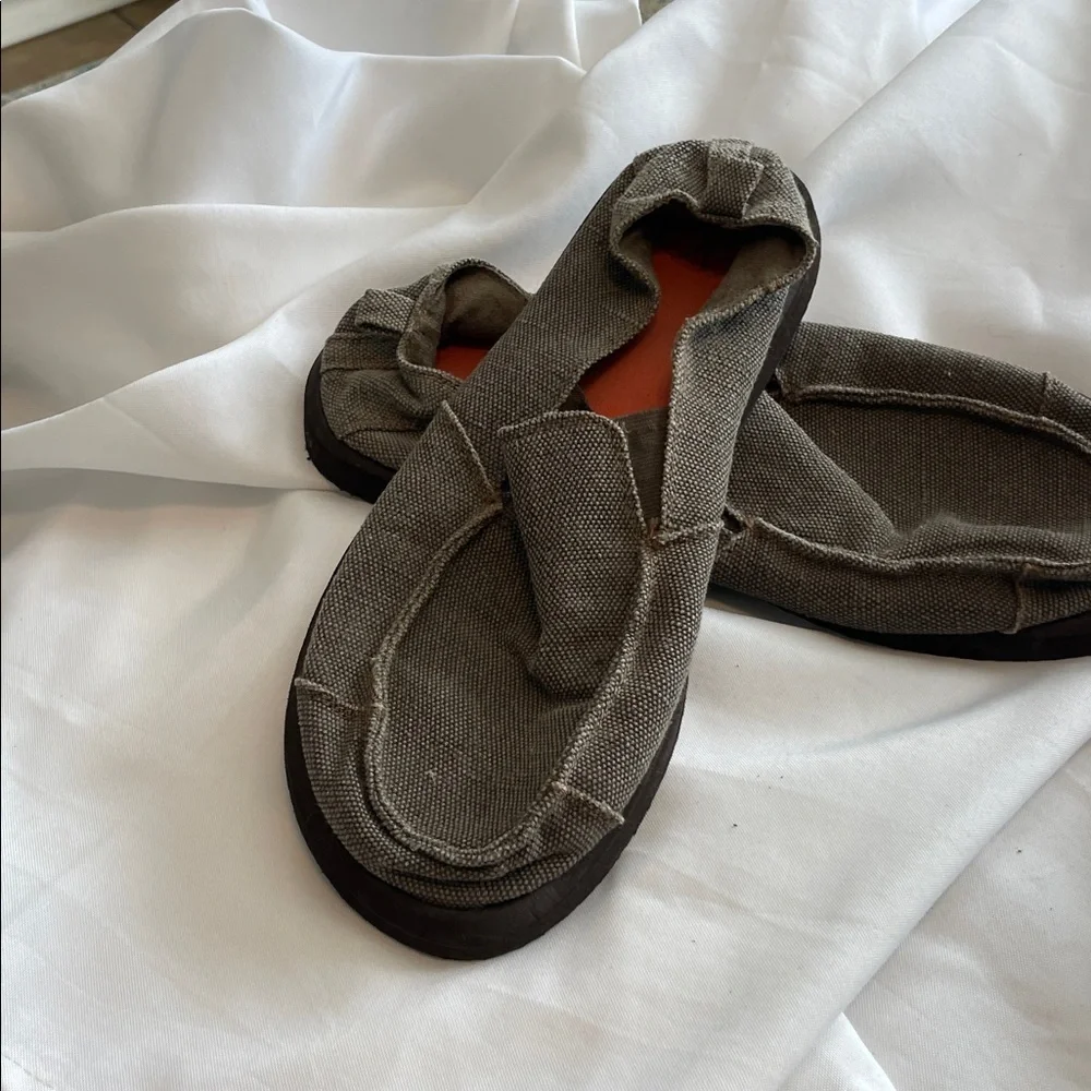 Casual Canvas Slip-On Shoes - Brown Ocean Pacific